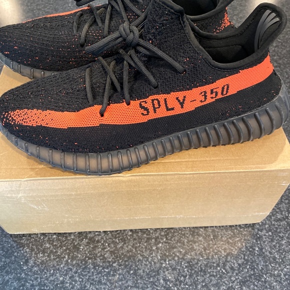 Adidas Yeezy sneakers men’s 10.5 main image 4